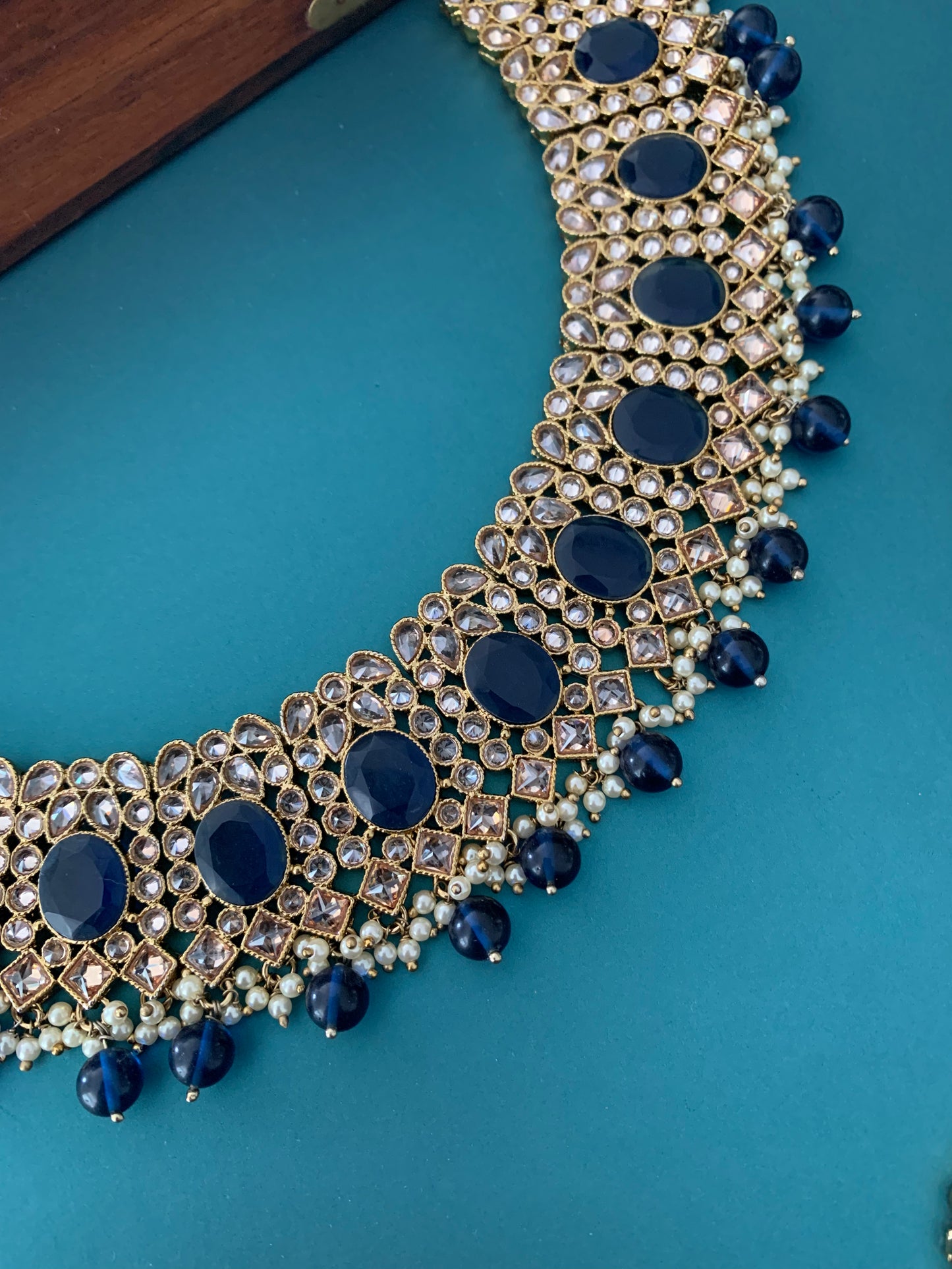 Polki necklace /choker Rose in navy blue