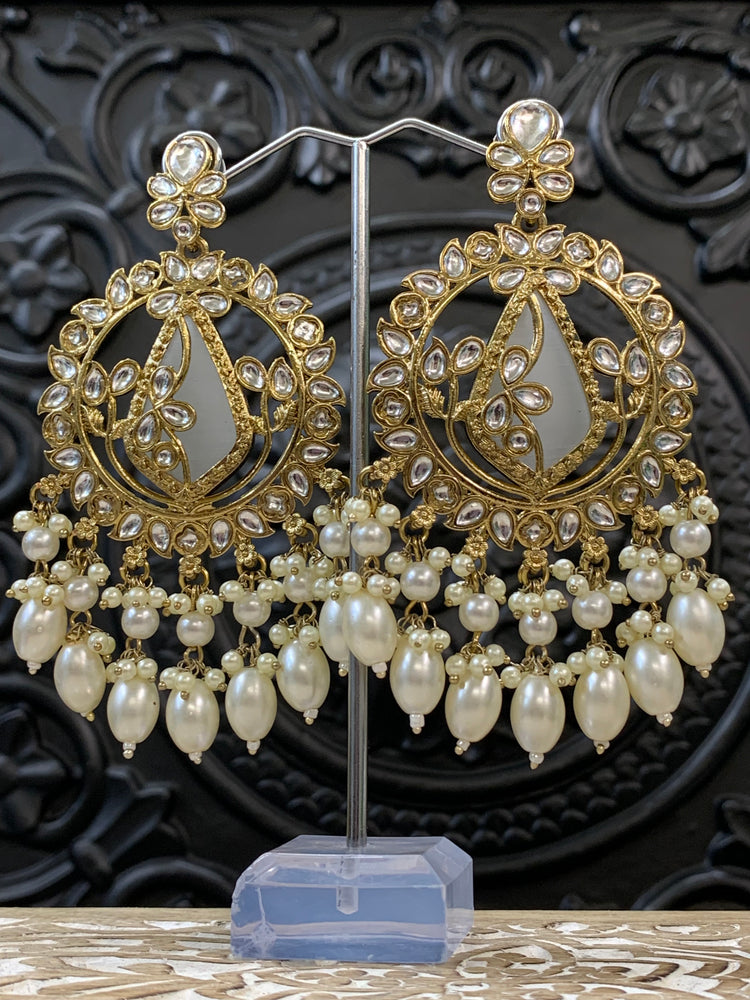 Amba kundan earring blush white