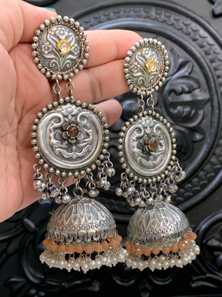 Soni black metal oxi jhumki earring peach