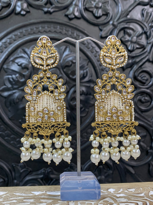 Alexa kundan statement earring white/gold/pearl