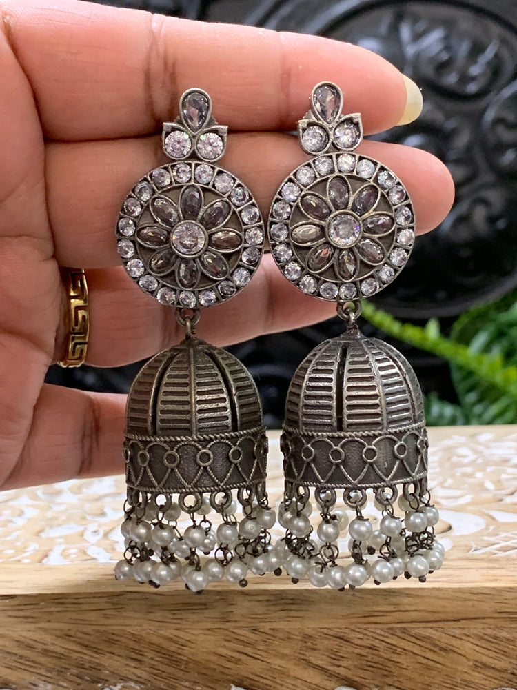 Sanaya oxi jhumki earring clear white