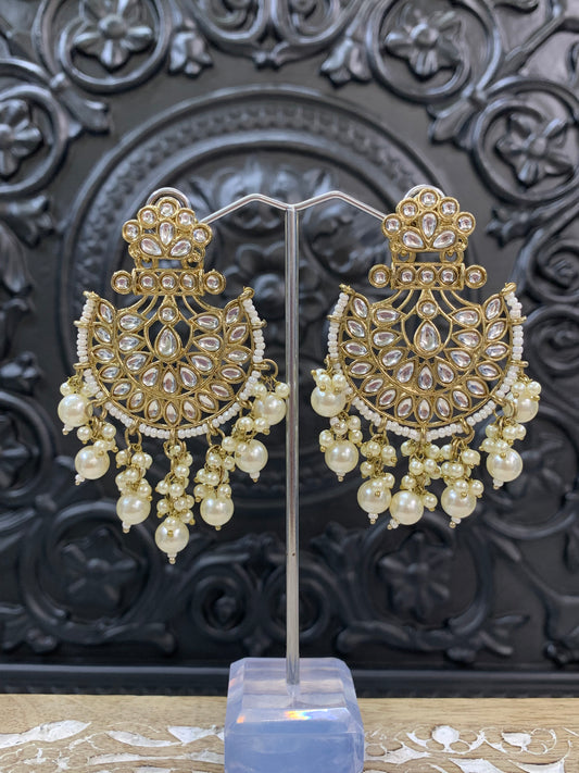 Sujal kundan earring gold/antique/ white