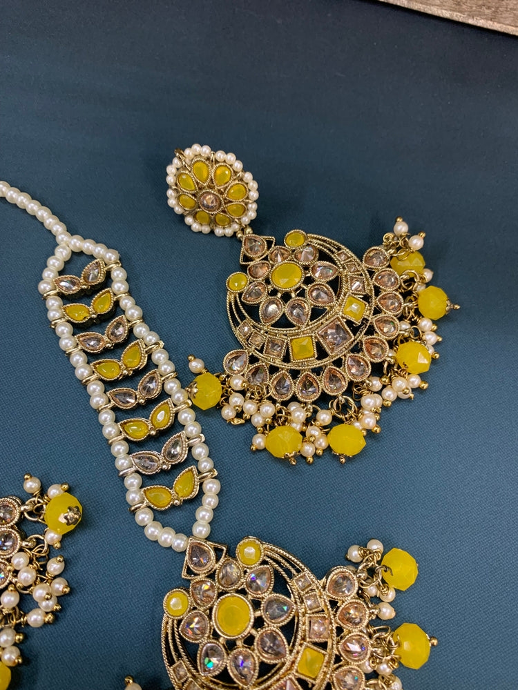 Aarti tikka set polki earring tikka pastel yellow