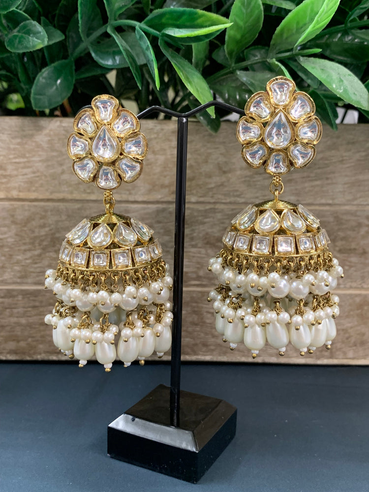 Anaya kundan jhumki/ jhumka earring gold / pearl / antique