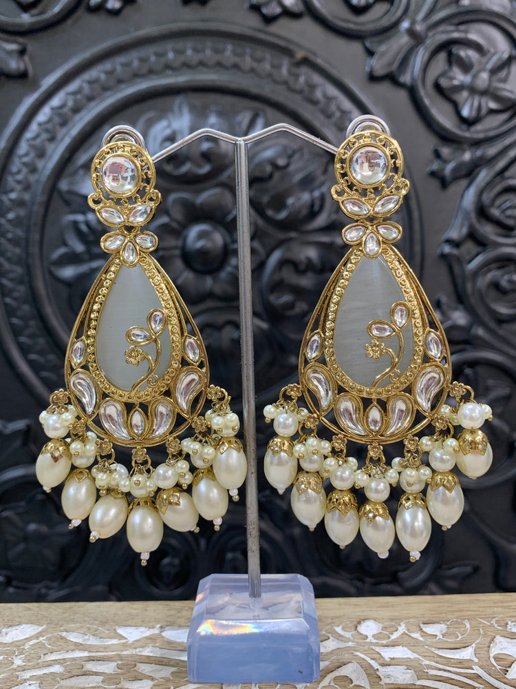 Salma kundan statement earring white/gold/pearl