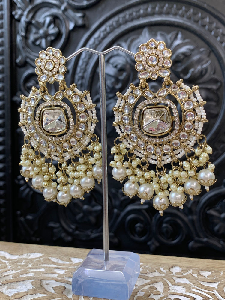 Isabella statement kundan chandbali fashion earring gold/pearl