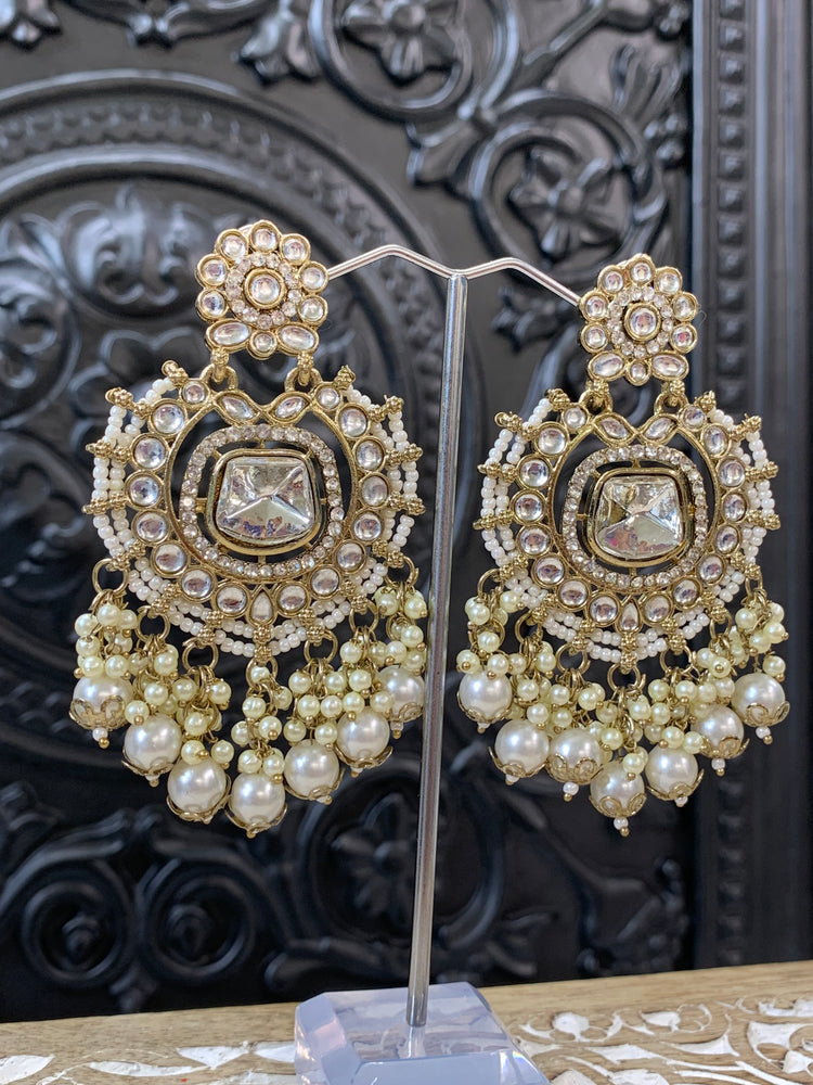 Isabella statement kundan chandbali fashion earring gold/pearl