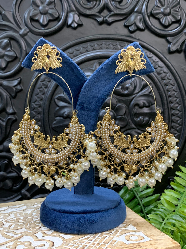 Sue fashion statement Chandbali earring