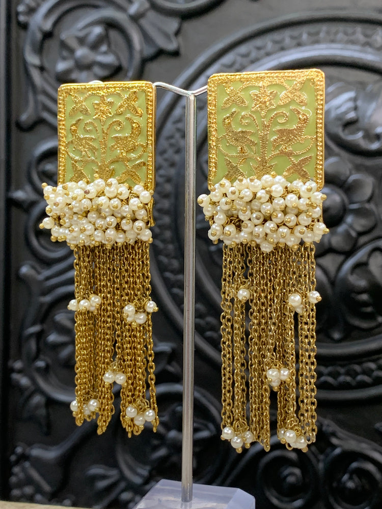 Arora Meena earring antique gold pistachio green