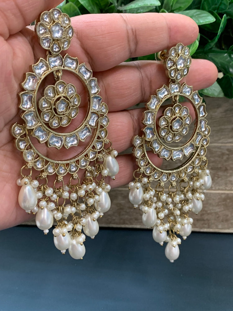 Barnavi Kundan earring white pearl gold drops