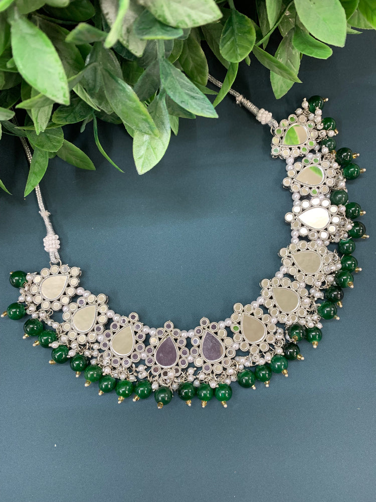 Antique mirror choker / necklace Viola in emerald green