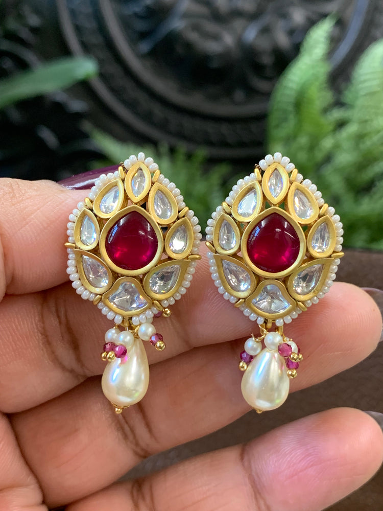 Mumu Tyaani Kundan stud earring red