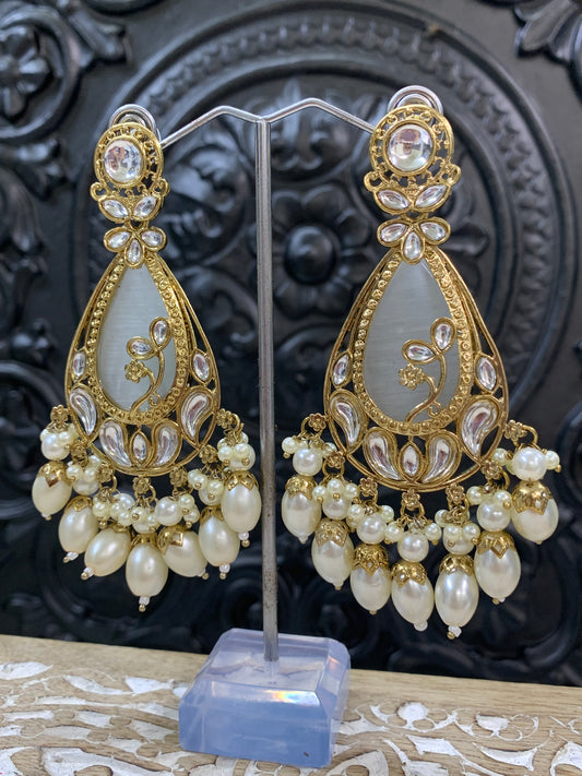 Salma kundan statement earring white/gold/pearl