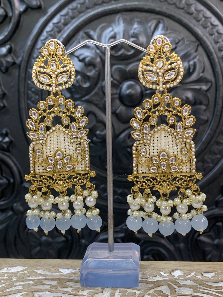 Alexa kundan statement earring white/gold/pearl/blueish grey