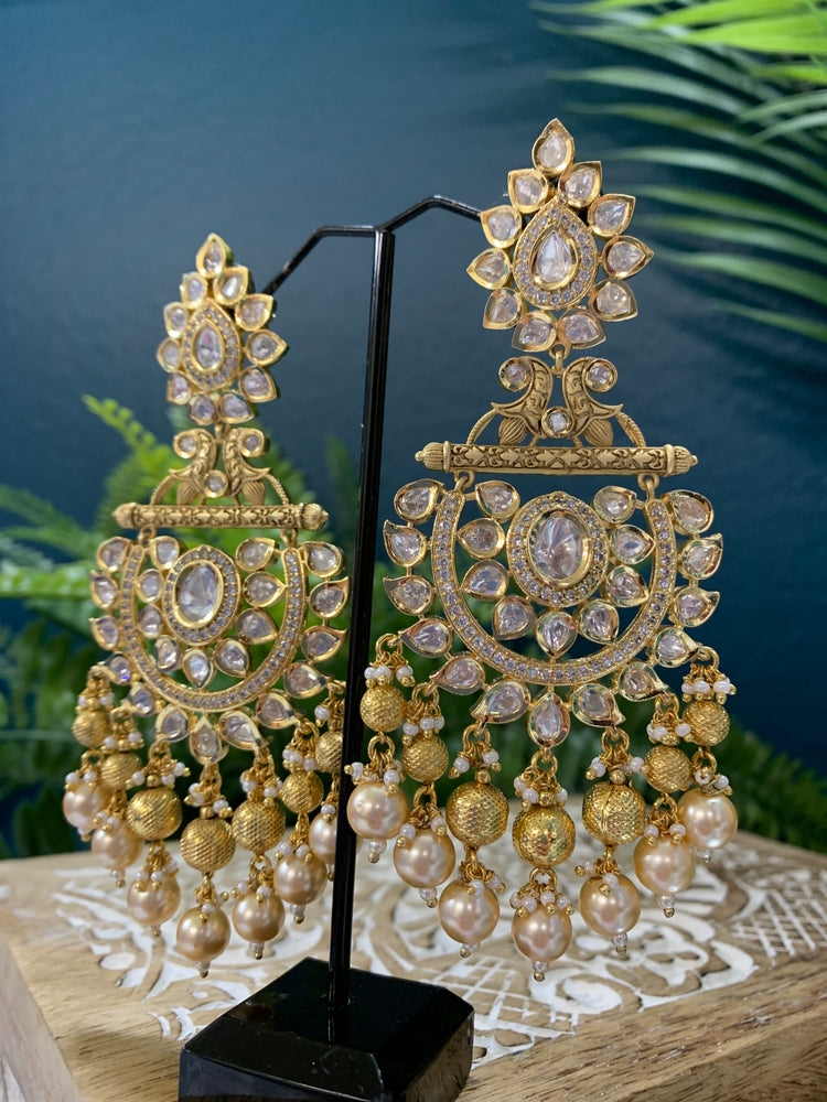 Abbi Kundan chandbali earring gold
