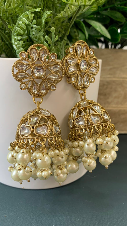 Dia kundan jhumki/ jhumka earring gold / pearl / antique