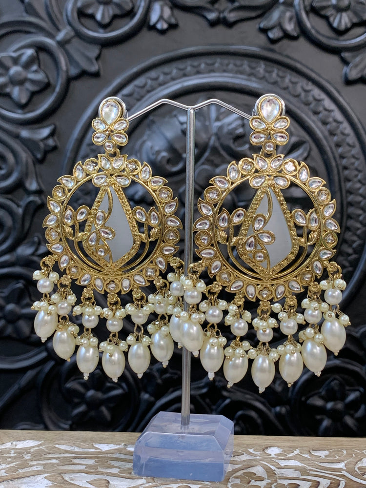 Amba kundan earring blush white