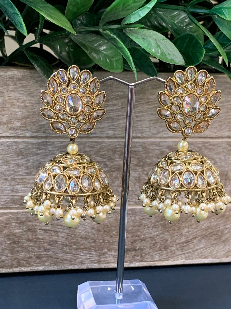 Maggi mini /chotu sa polki jhumki/ jhumka earring gold /pearl