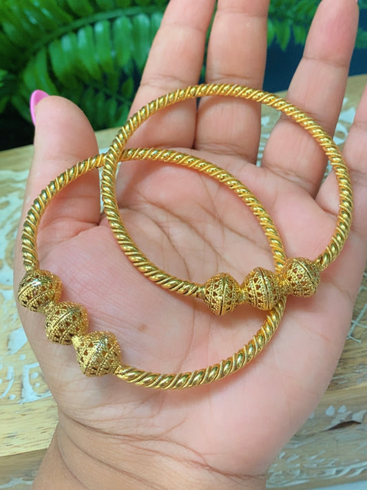 Ariyana gold plated bangle pair