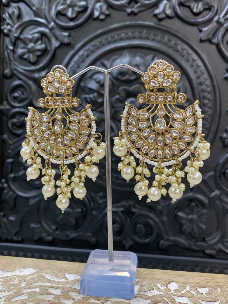 Sujal kundan earring gold/antique/ white