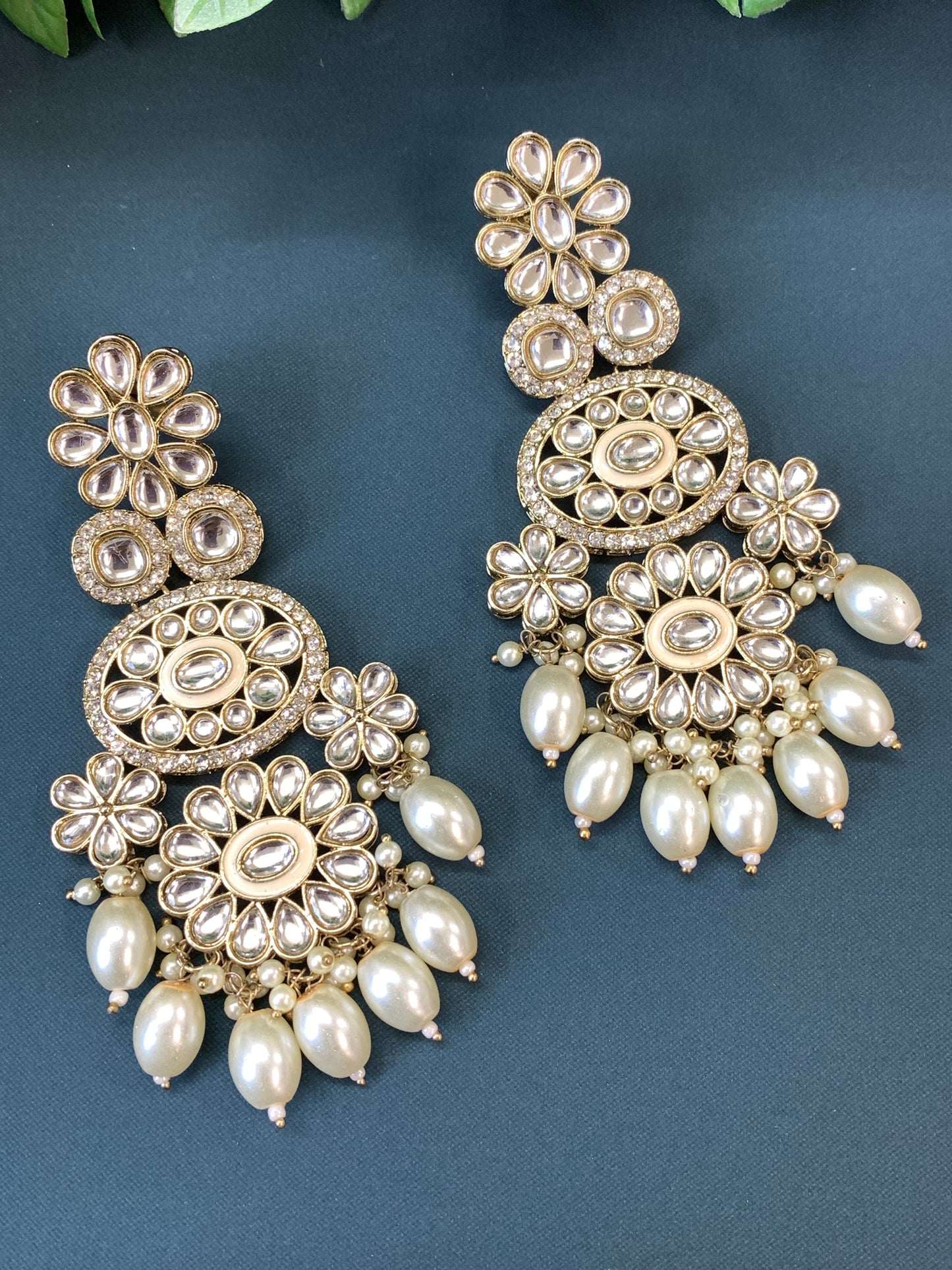 Payal  kundan fashion chandbali style earring set gold / white / pearl