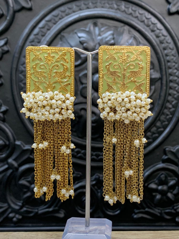 Arora Meena earring antique gold pistachio green