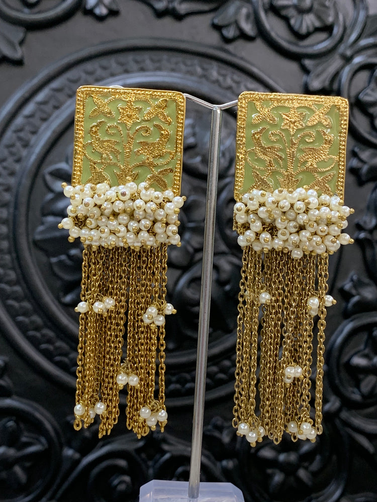 Arora Meena earring antique gold pistachio green