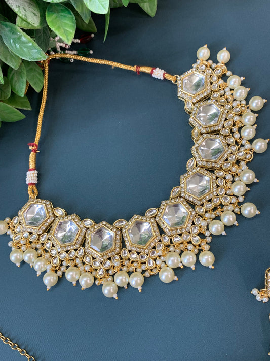 Anaya kundan choker / necklace gold/white