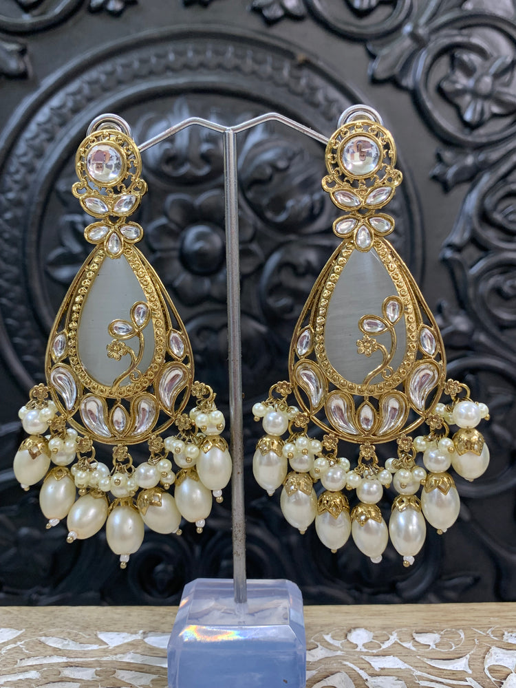 Salma kundan statement earring white/gold/pearl