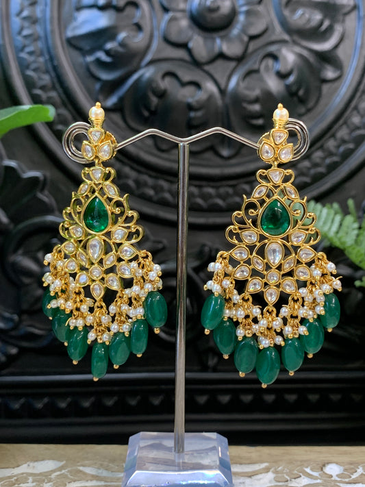 Mohua Tyaani Kundan medium earring emerald green