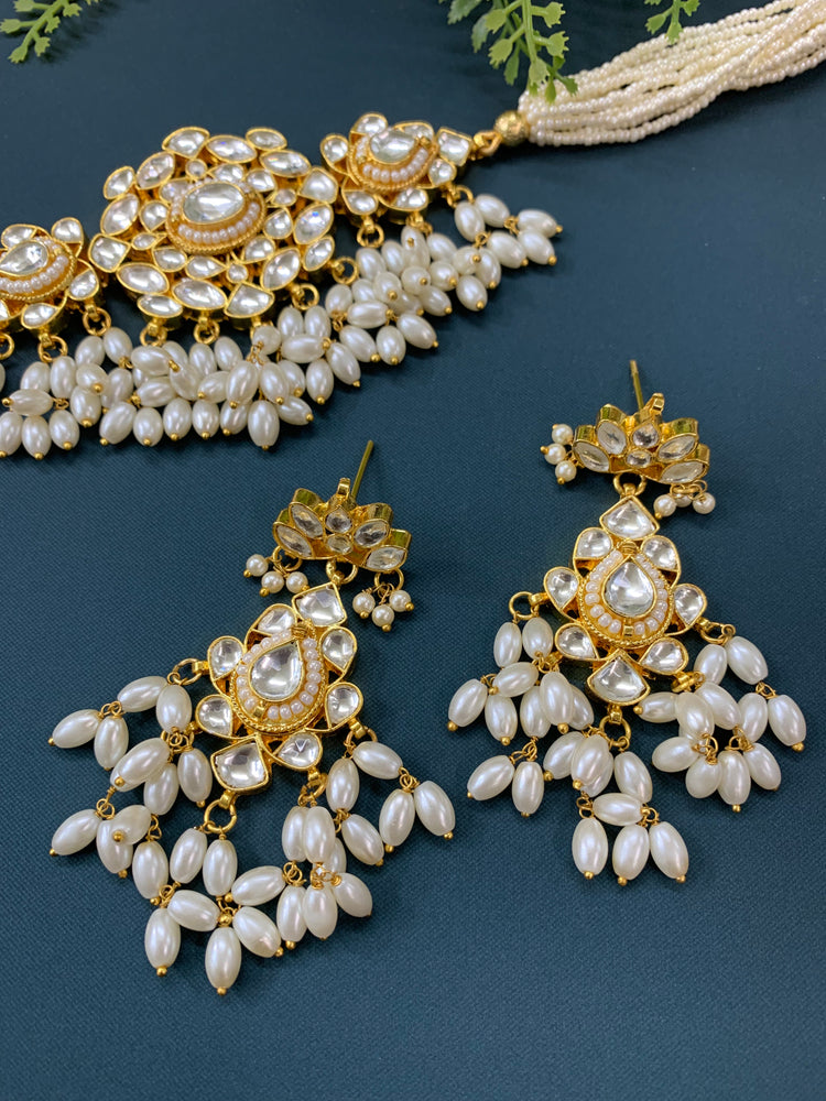 Maisha  pachi kundan choker in gold / pearl/ white