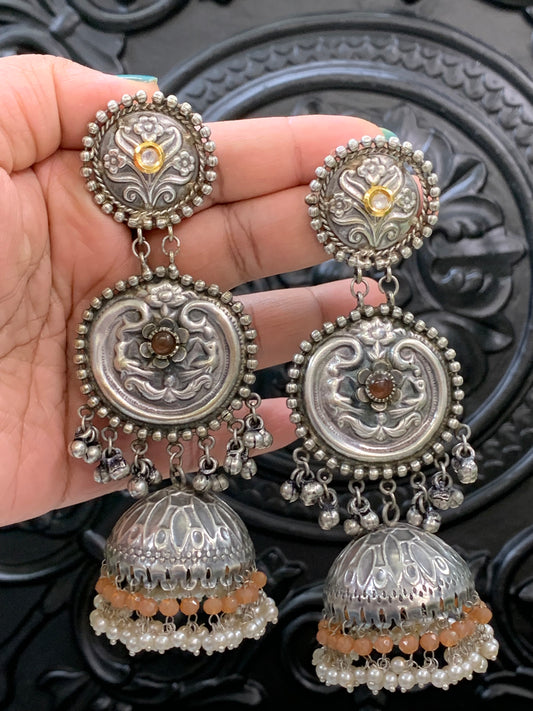 Soni black metal oxi jhumki earring peach