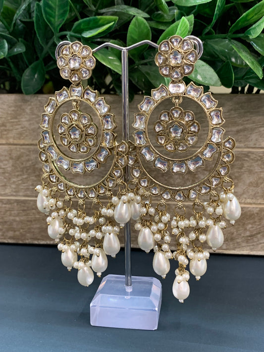 Barnavi Kundan earring white pearl gold drops