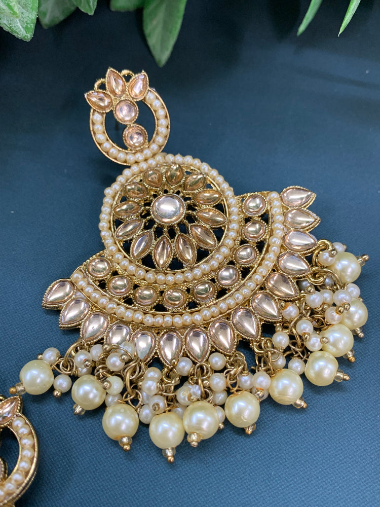 Madison chadbali earring tikka set gold/ pearl/white