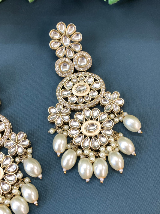 Payal  kundan fashion chandbali style earring set gold / white / pearl