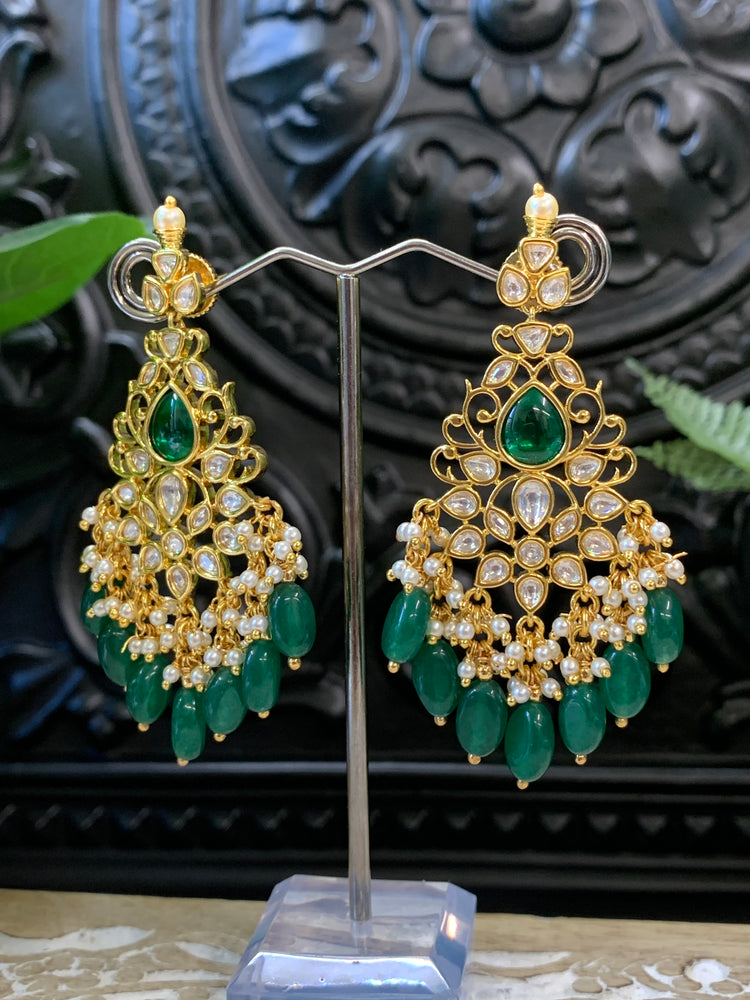 Mohua Tyaani Kundan medium earring emerald green