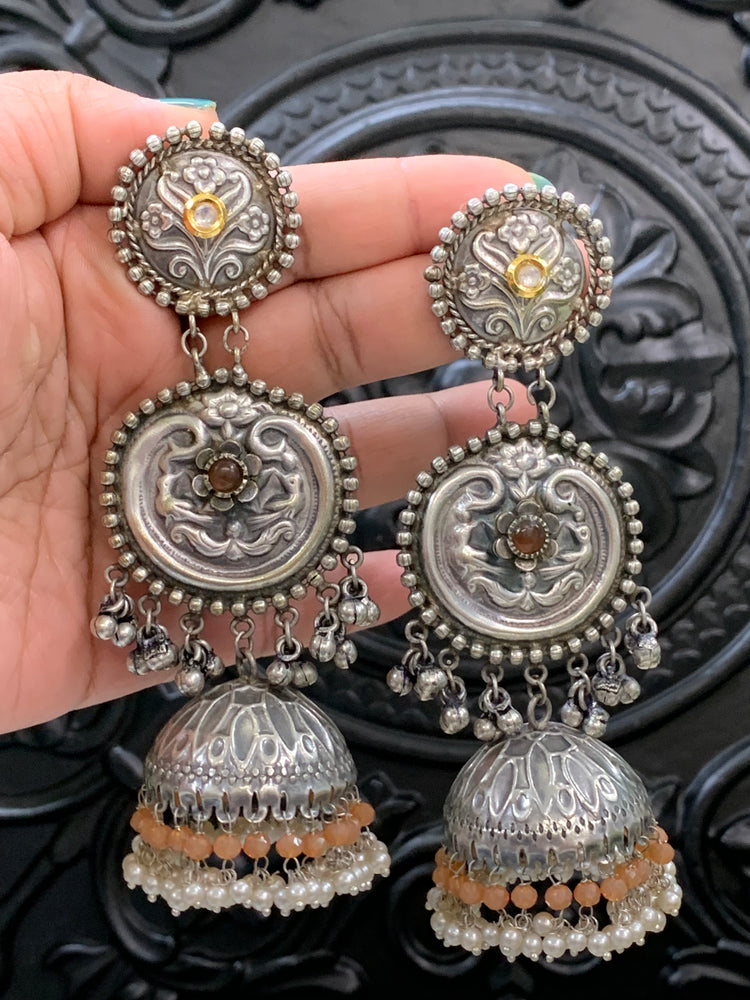 Soni black metal oxi jhumki earring peach