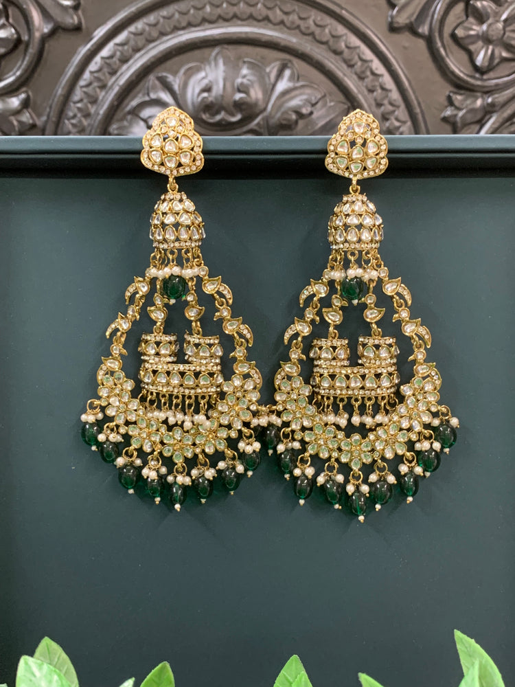 Nicole kundan fashion statement  earring set gold/emerald green