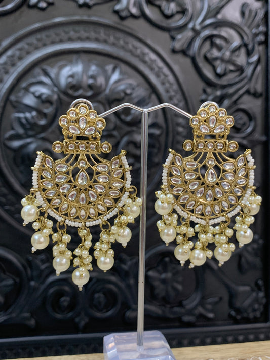 Sujal kundan earring gold/antique/ white