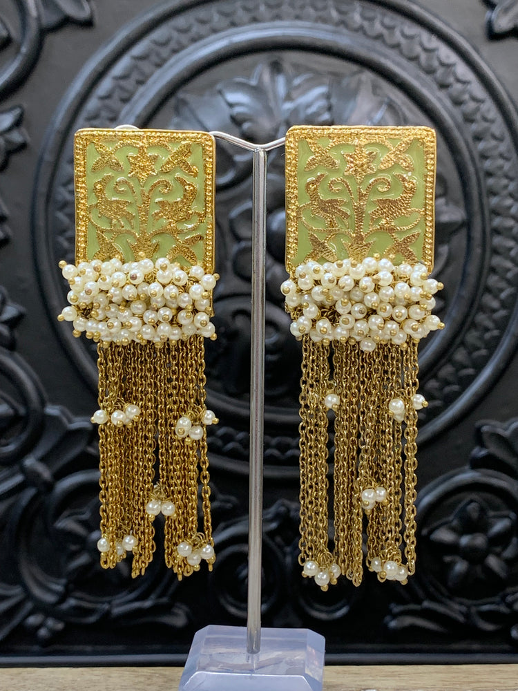 Arora Meena earring antique gold pistachio green