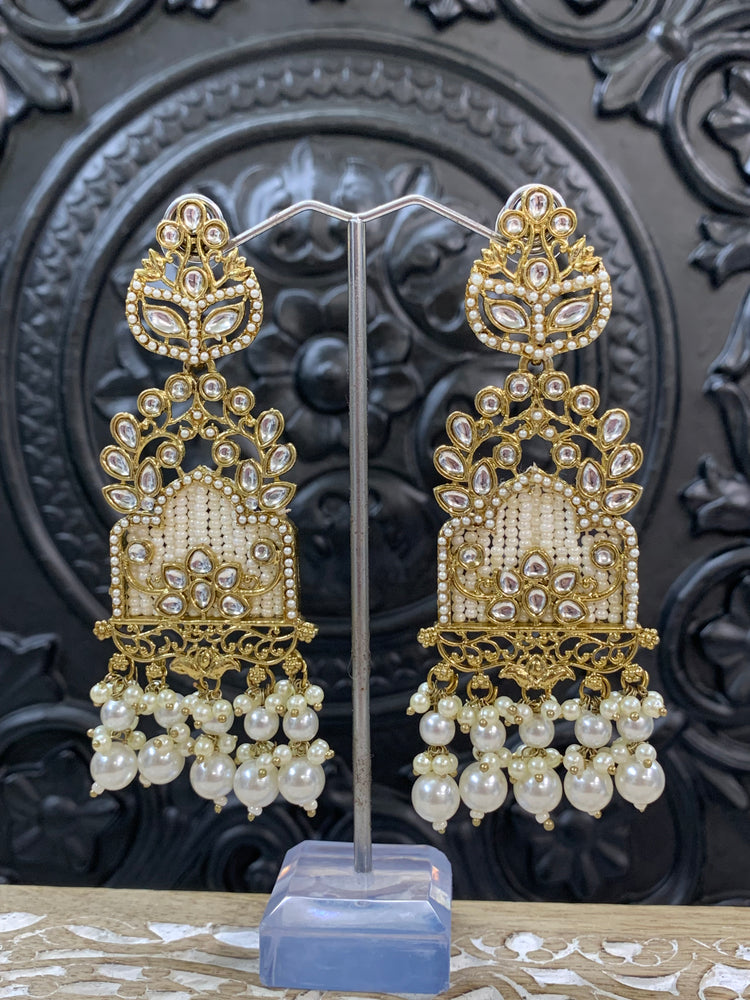 Alexa kundan statement earring white/gold/pearl