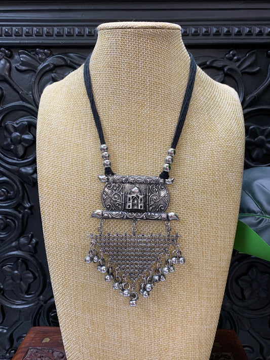 Taj Black metal oxi with natural stone setting