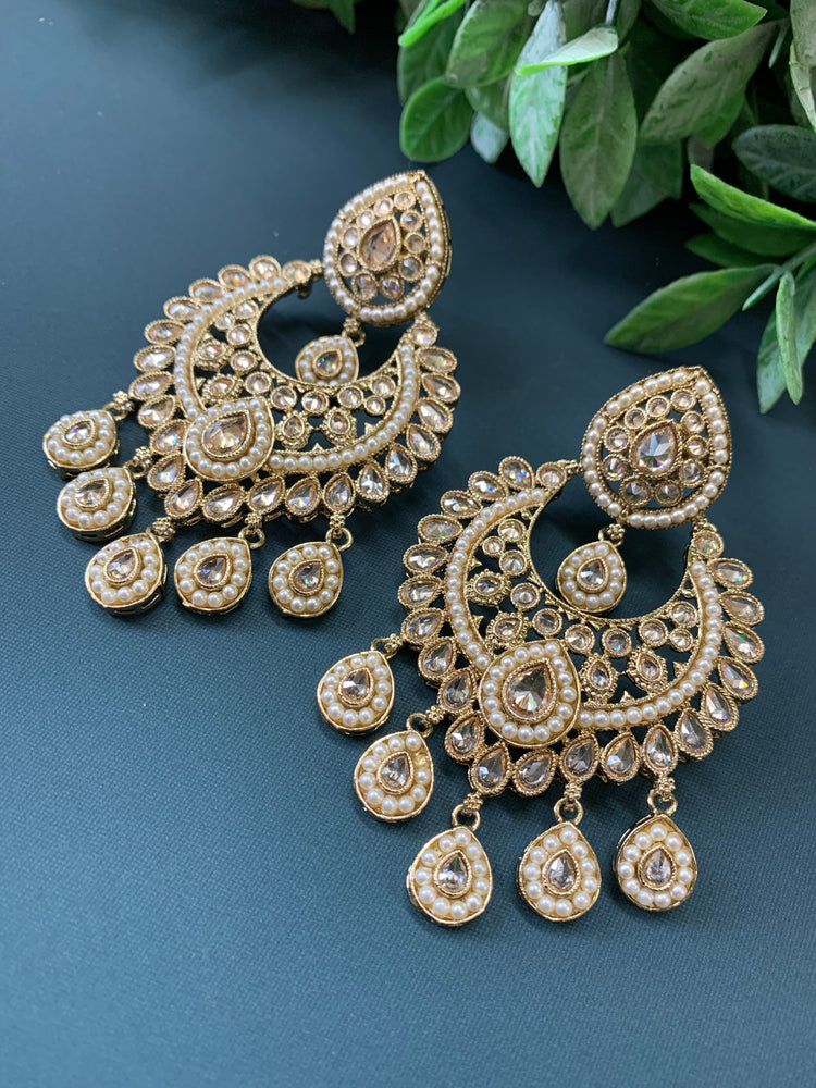 Lia polki Chandbali earring antique gold / pearl