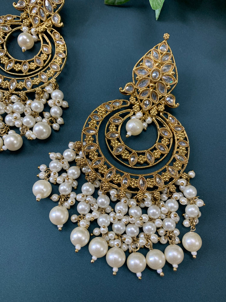 Sue polki Chandbali earring in antique gold / pearl