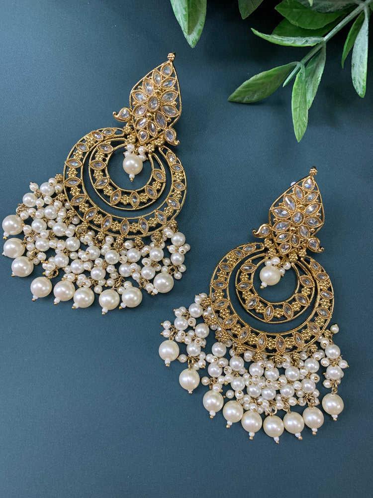 Sue polki Chandbali earring in antique gold / pearl