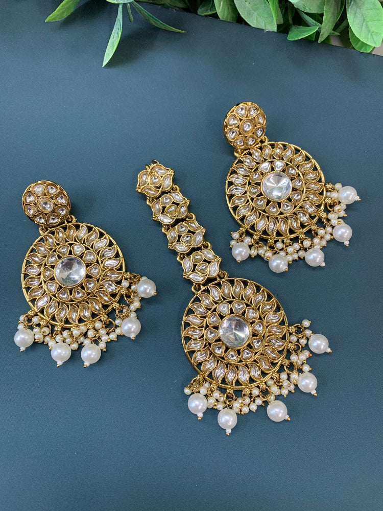 Aayrah kundan earring tikka set gold