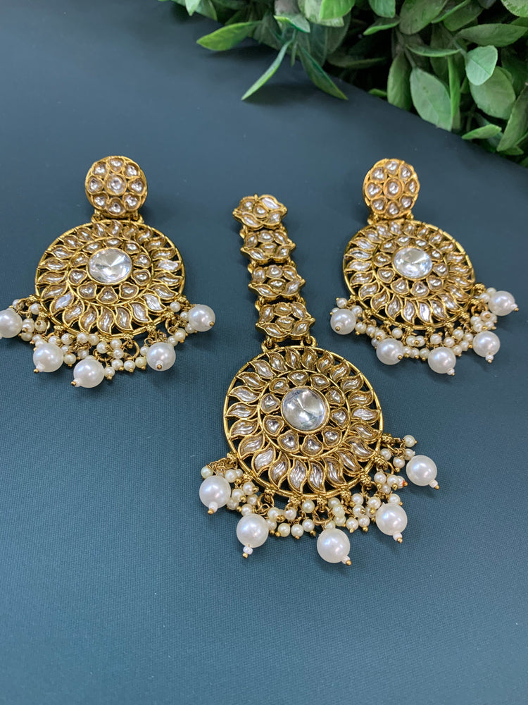 Aayrah kundan earring tikka set gold