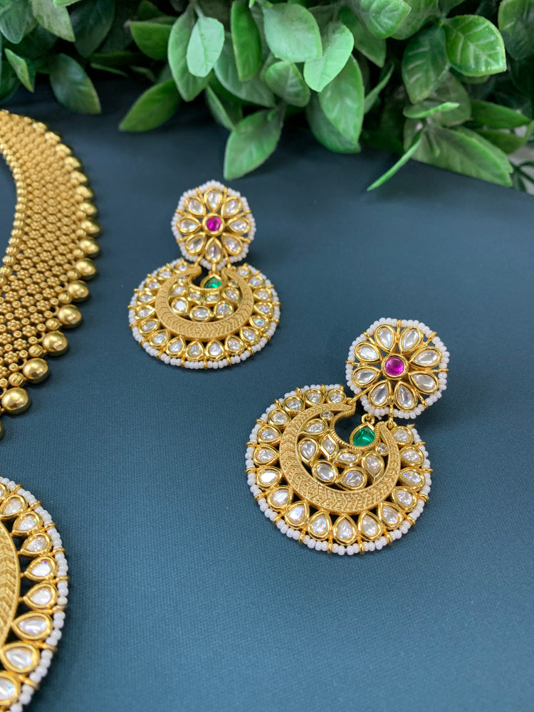 Gold plated tyaani kundan pendant necklace