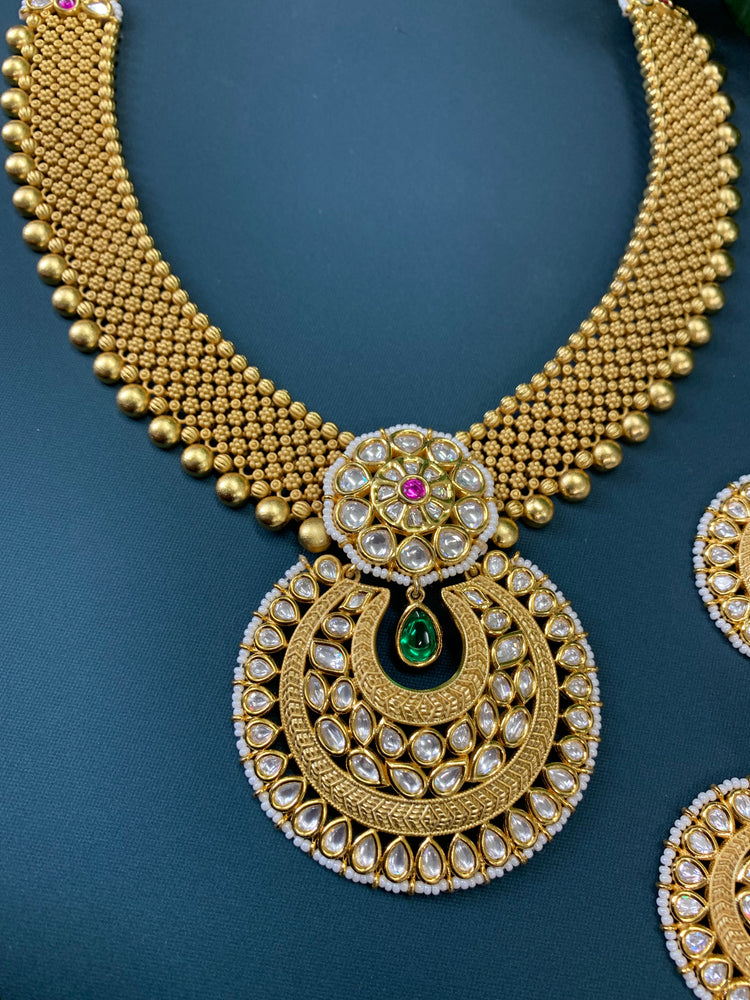 Gold plated tyaani kundan pendant necklace