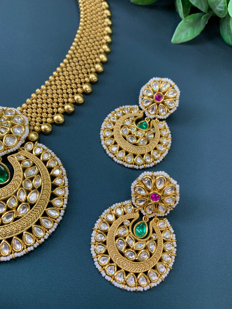 Gold plated tyaani kundan pendant necklace